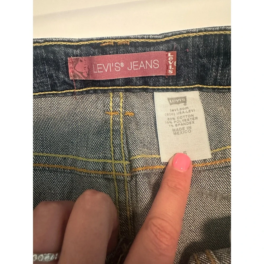 Levis Jeans Womens Medium Wash Denim Mini Skirt Size 5 Patch Pockets Stretch